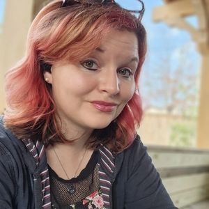 Meet your Posher, Caitlin